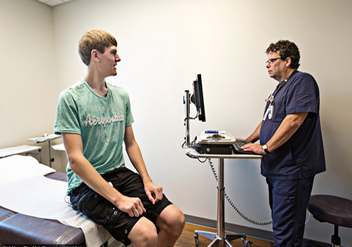 مردی که در صورت خوردن غذا، سلامتی اش به خطر می افتد + تصاویر