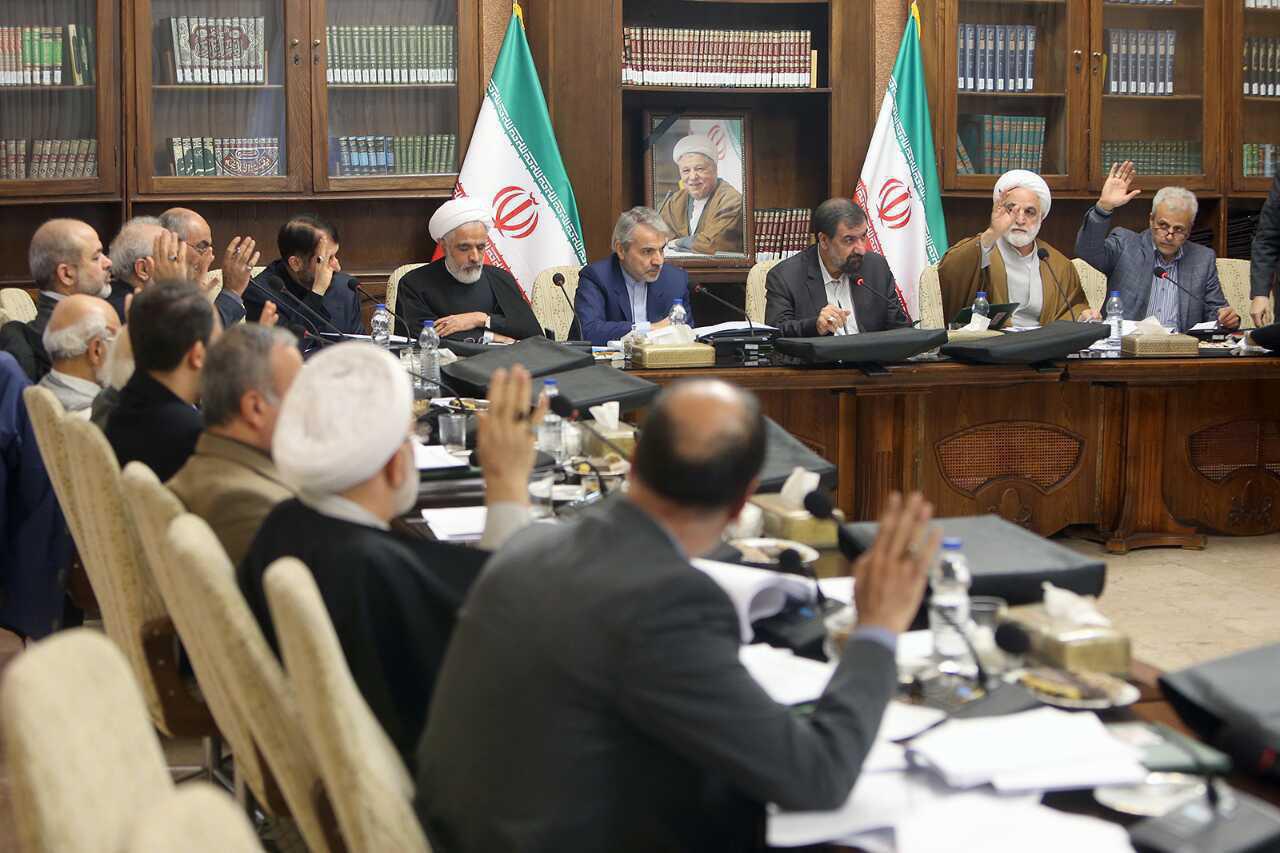 رئیس، دبیر و اعضای مجمع تشخیص مصلحت نظام منصوب شدند/ هاشمی شاهرودی رئیس شد/ حضور احمدی‌نژاد، قالیباف، رئیسی و توکلی در مجمع