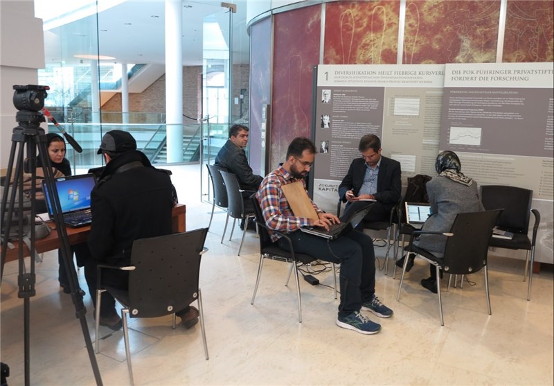 انتظار خبرنگاران در هتل کوبورگ/ عکس