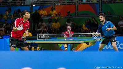 نیما عالمیان (تنیس روی میز): نیما عالمیان، دیگر نماینده‌ی تنیس روی میز مردان ایران در نخستین روز رقابت‌های المپیک ۲۰۱۶ از سد حریف آمریکایی خود گذشت. تصویری از دیدار نیما عالمیان و حریف آمریکایی 
