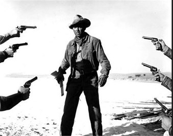 جیمز استیوارت در نمایی از فیلم «مردی از لارامی» به کارگردانی آنتونی مان، محصول 1955 ایالات متحده آمریکا که جمعه در سالا وُلپی در بخش «کلاسیک‌ها»ی جشنواره ونیز نمایش داده شد.