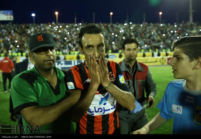 چشم کبود عنایتی پس از بُرد ملوان/ عکس