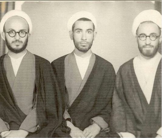 ایت الله مکارم و باهنر در جوانی/عکس