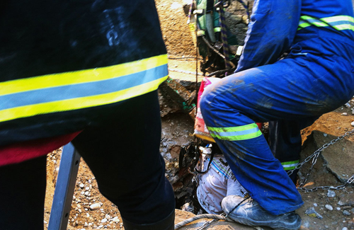 (تصاویر) پنهان‌کردن جسد برادر در چاه فاضلاب