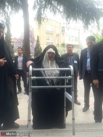 دختر آیت الله طالقانی در راه نامزدی برای ریاست جمهوری/عکس