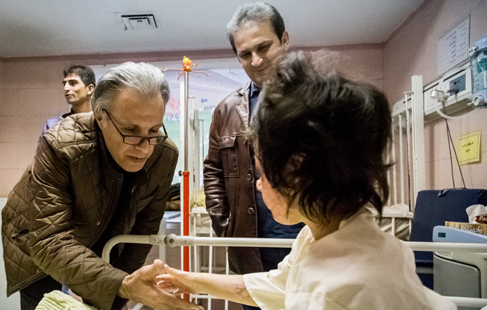 (تصاویر) عیادت فیتیله‌ای‌ها از دو کودک طبسی