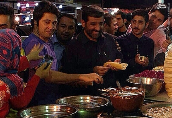 ضرغامی در فلافل‌ فروشی‌های معروف اهواز/ عکس