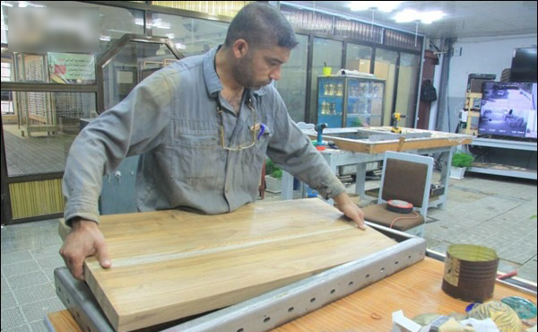 انجام مراحل پایانی ساخت درب ضریح جدید حرم حضرت عباس(ع) + تصاویر