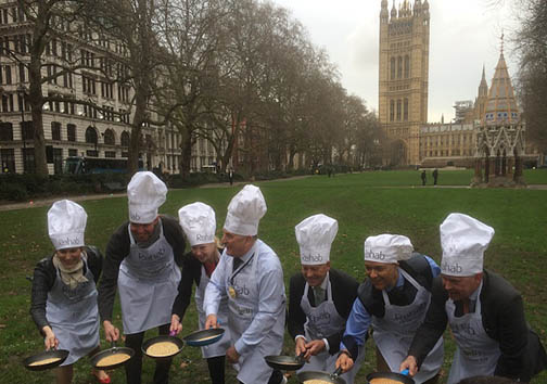 مسابقه دو با پنکیک + تصاویر