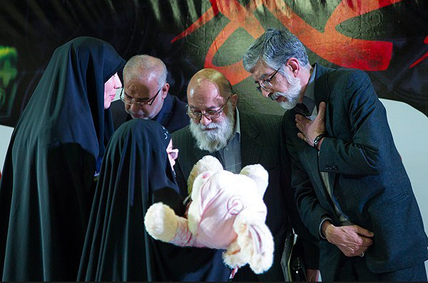 (تصاویر) حضور کلاه مخملی‌ها در همایش اصولگرایان