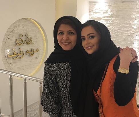 نفیسه روشن در کنار مریم رئوف