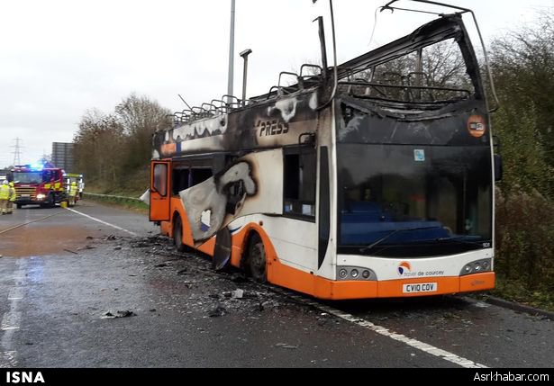 حریق اتوبوس، یک بزرگراه را بست (+ عکس)