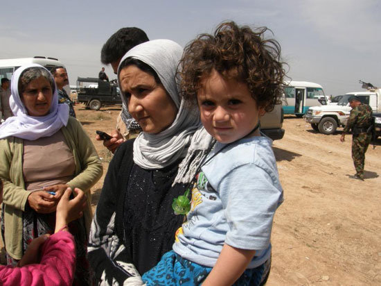 داعش 200 ایزدی را آزاد کرد +عکس