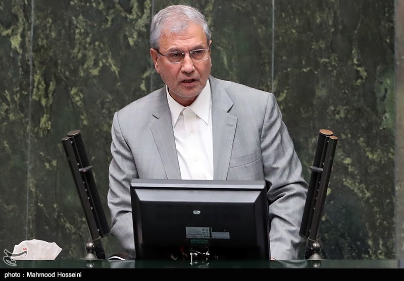 ربیعی وزیر می ماند؟/حملات شدید به وزیر کابینه روحانی در صحن علنی مجلس/مقصودی: اگر پیام تحصن را می شنیدید ، اغتشاش نمی شد/ عثمانی : نام باج خواهان را بگویید/نماینده مخالف ربیعی:کاش مردانه پای دفاعت از میرحسین می‎ماندی و نمی‎گفتی عامل نفوذی بودی /سلامی :بلیت سقوط شما را صادر می کنیم + فیلم