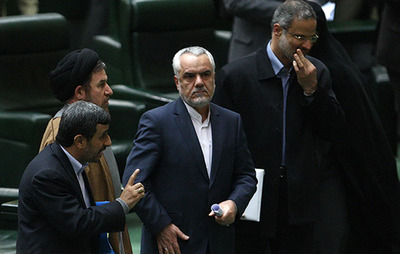 رحیمی و احمدی نژاد در جلسه جنجالی استیضاح شیخ الاسلامی، وزیر کار. بهمن 1391