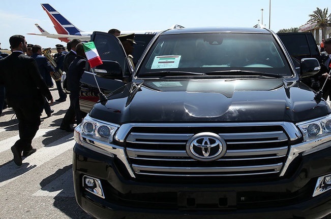 اسکورت روحانی در ونزوئلا/ عکس