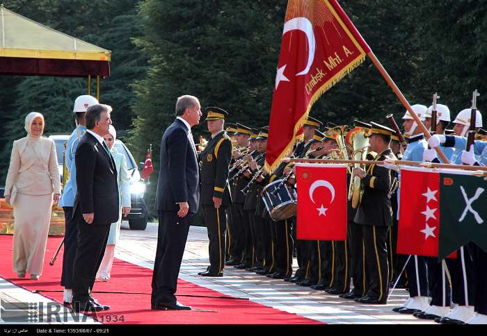 حاشیه‌های تصویری خداحافظی عبدالله گل از کاخ ریاست جمهوری ترکیه