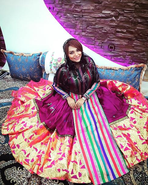 نسیم نهالی با لباس محلی شهر جم بوشهر