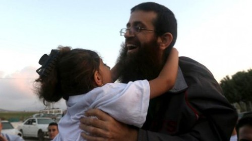 دیدار با فرزندی که 56 روز اعتصاب غذا کرد/تصاویر