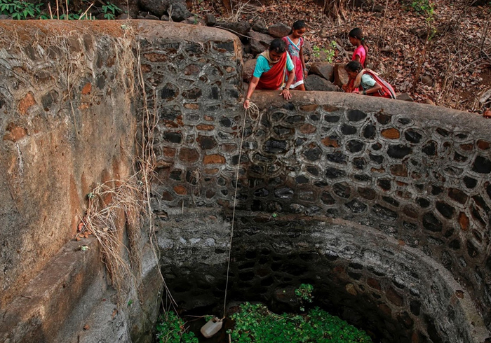 (تصاویر) چندهمسری به خاطر کم‌آبی و خشکسالی
