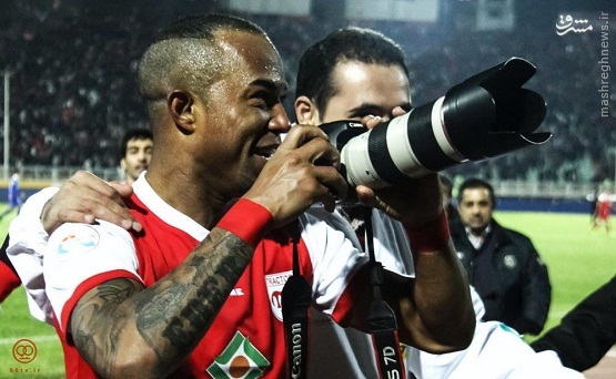 شادی منحصر به فرد ادینیو پس از گلزنی به استقلال/ عکس