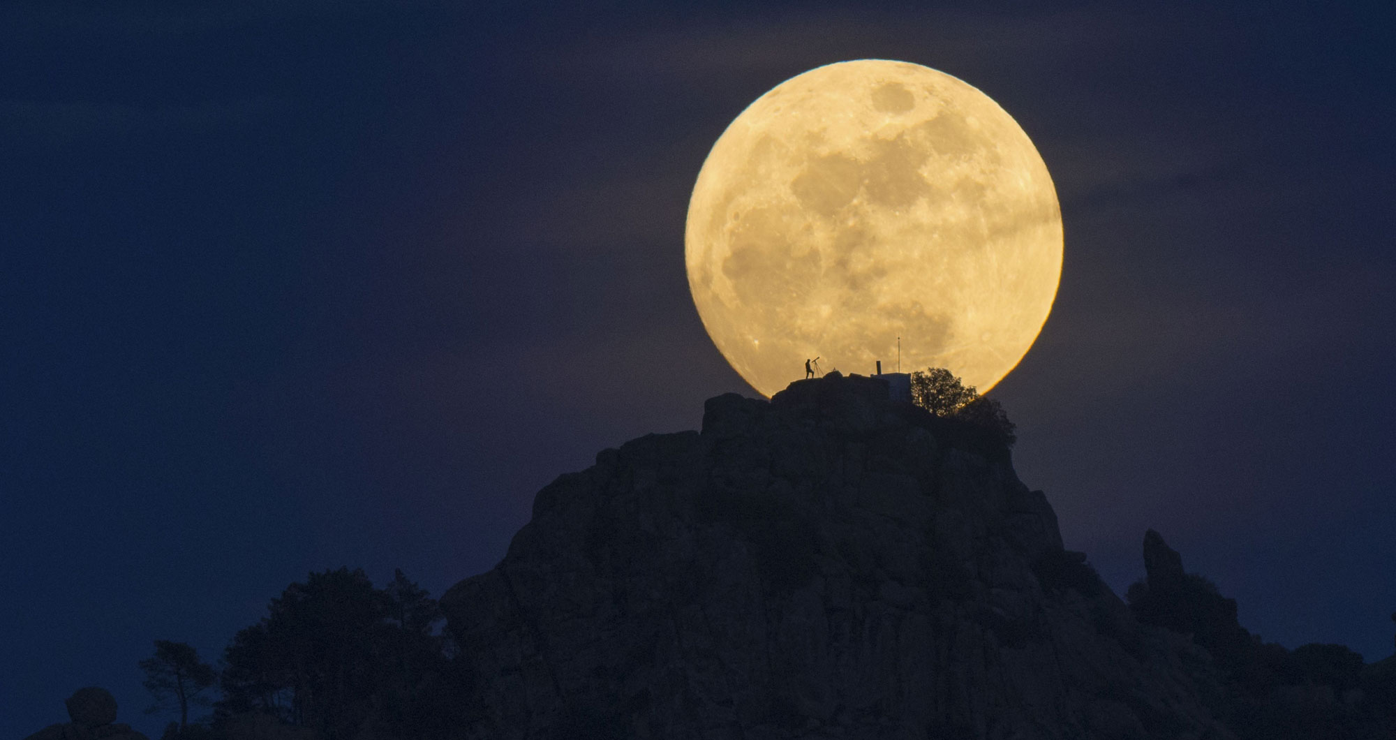 عکس روز ناسا/ مردی را در ماه می‌بینید؟