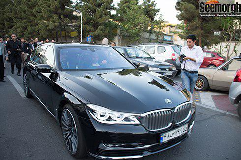 مهران مدیری در اتومبیل گرانقیمتش