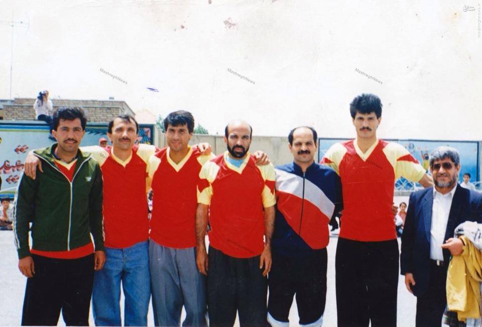 عکسی قدیمی از علی دایی در کنار حمید درحشان، چنگیز و مدیرروستا