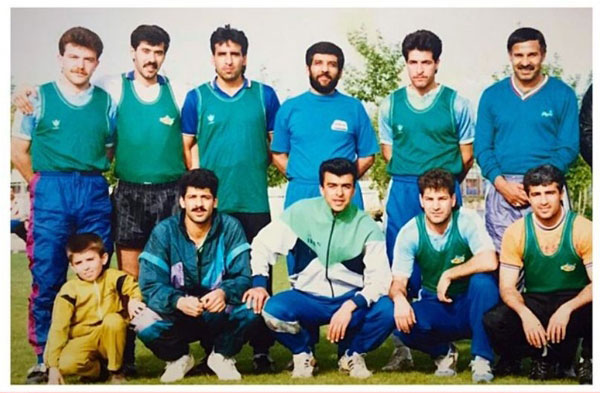 عکس قدیمی ضرغامی با استقلالی‌های دهه ۶۰