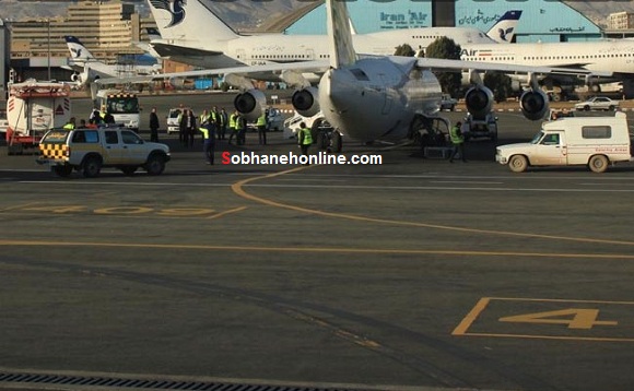 تصادف هواپیمای ماهان با کامیون حمل سوخت در مهرآباد/ نوک بال کنده شد (+عکس)