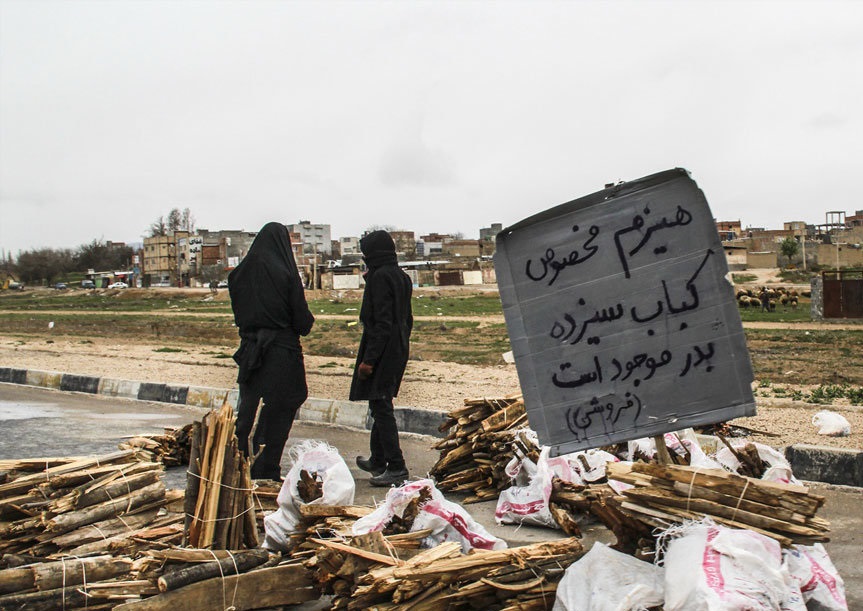 هیزم مخصوص کباب سیزده بدر/عکس