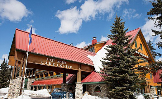 هتلی بی نظیر در میان کوهها+تصاویر