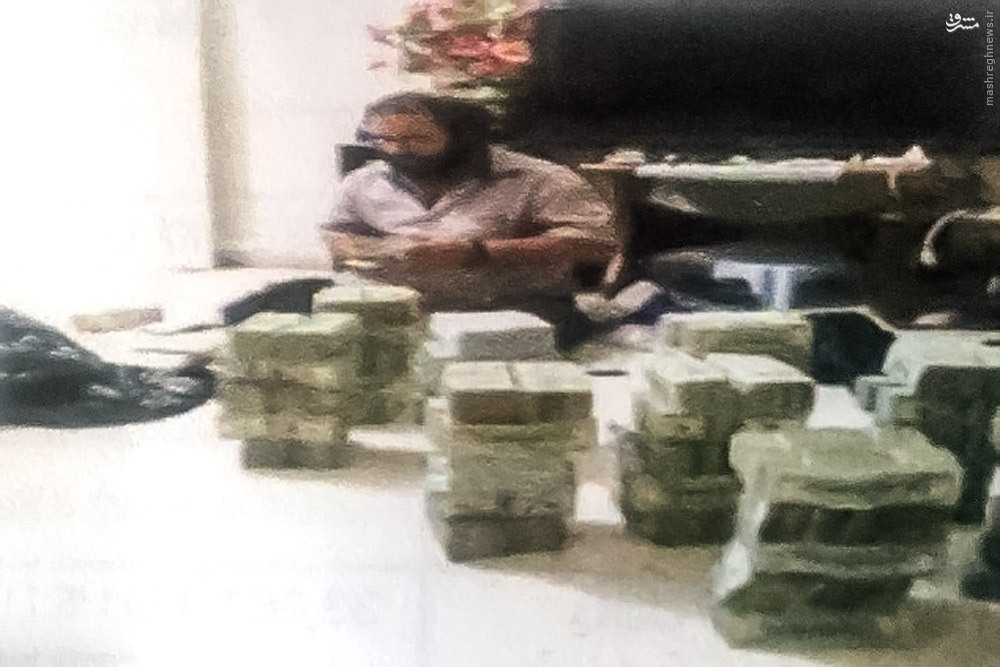 تصویری لو رفته از خزانه دار داعش/ عکس