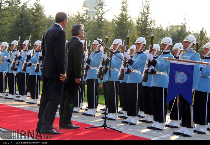 حاشیه‌های تصویری خداحافظی عبدالله گل از کاخ ریاست جمهوری ترکیه