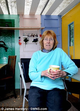 این خانم انگلیسی خسیس‌ترین فرد شناخته شده / این خانم به ناخن خشکی خود می‌نازد!!!