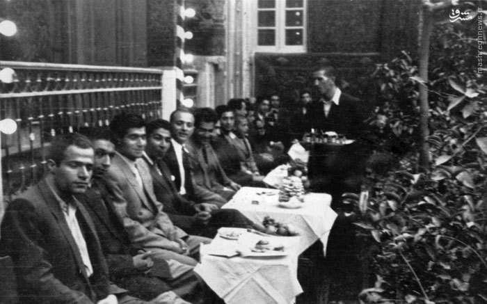 شهید سید حسین امامی در مجلس عروسی دوستش امیر عبدالله کرباسچیان 