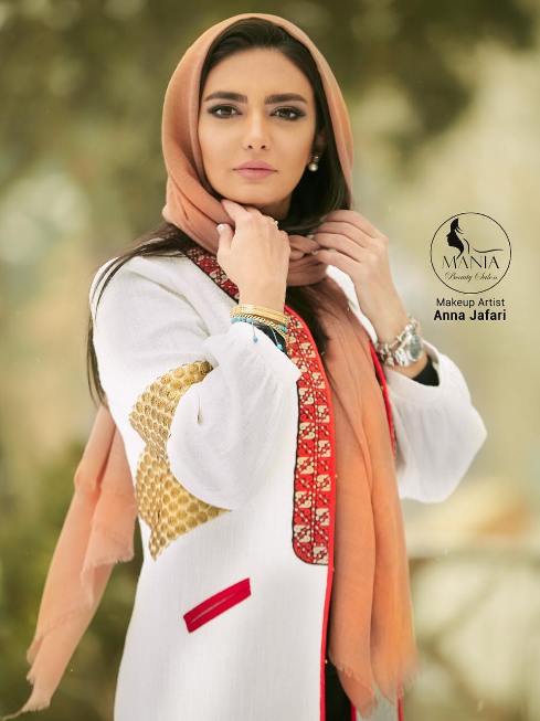 تبلیغ لیندا کیانی برای سالن زیبایی مانی آ