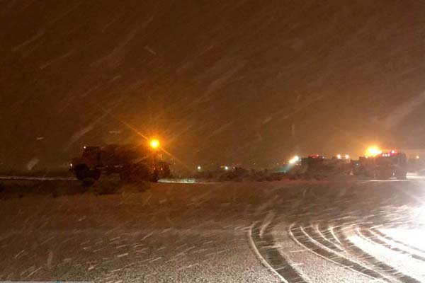 بارش برف در فرودگاه امام