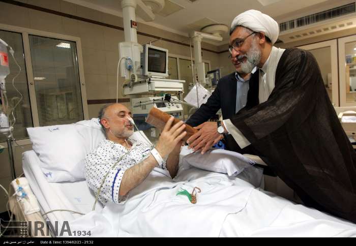 هدیه‌ای که پورمحمدی به صالحی در بیمارستان داد