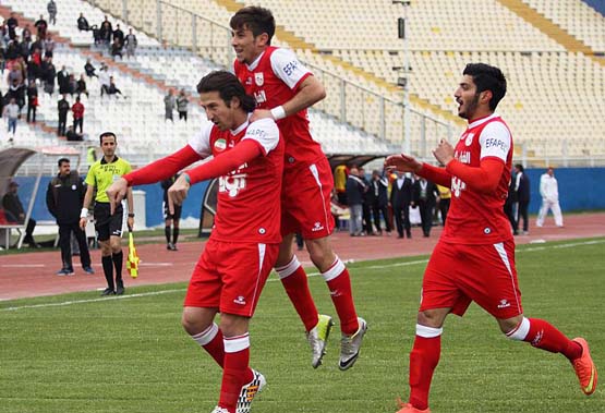 شادی‌های پس از گل آندو، کنایه به قلعه نویی؟! + عکس