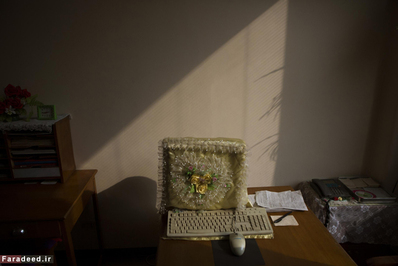 کاور روی مانیتور کامپیوتر در یک اداره در پیونگ یانگ