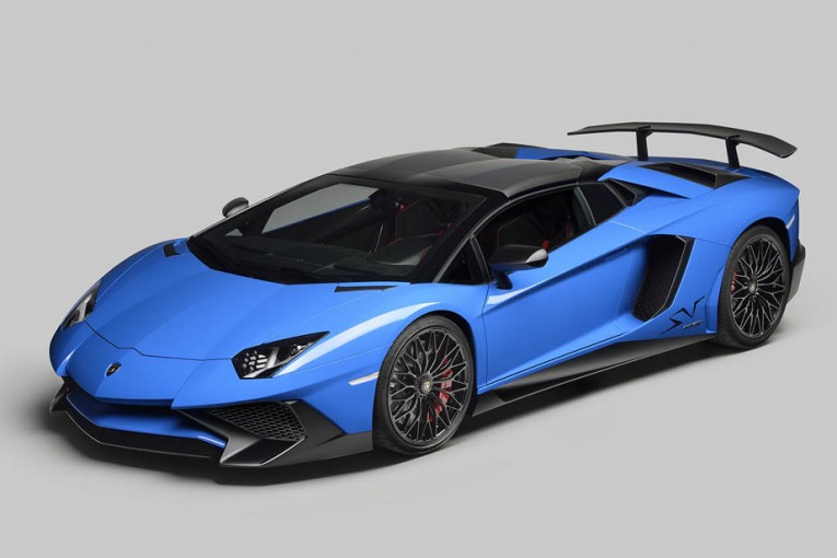 Lamborghini-Aventador-SV-Roadster-12