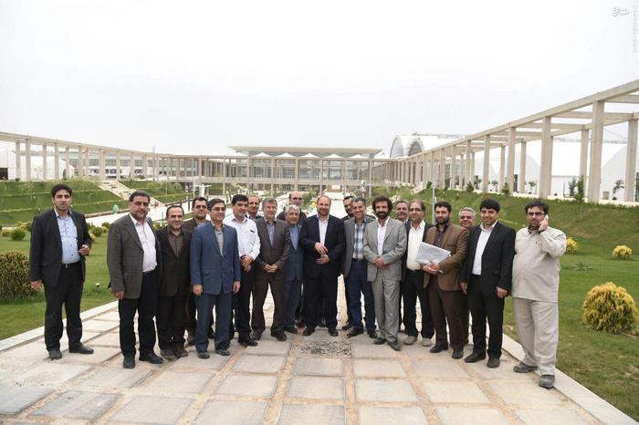 بازدید قالیباف از نمایشگاه شهرآفتاب/ عکس