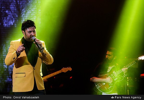 تیپ متفاوت علیزاده در شب کنسرتش/ عکس