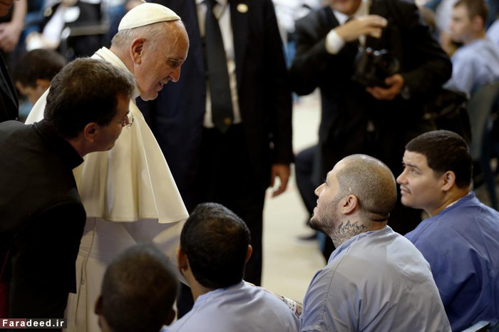 (تصاویر) پاپ فرانسیس در زندان