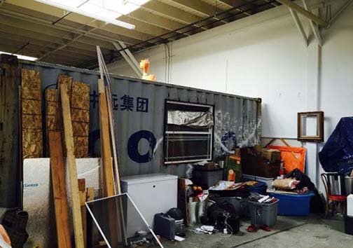 زندگی در کانتینر کشتی به خاطر بالا بودن اجاره خانه + تصاویر