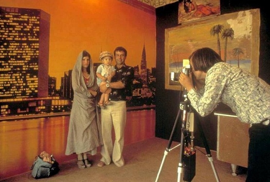 زن و مرد تهرانی در آتلیه در دهه 50/عکس