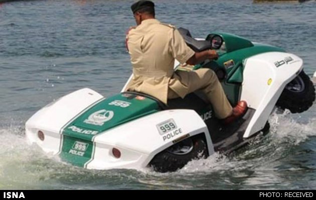 عکس/خودروی آبی-خاکی پلیس دبی