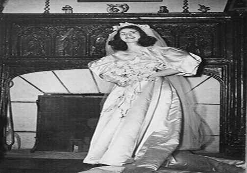 لباسی که 11 نسل از یک خاندان را به خانه بخت فرستاده است ! + تصاویر