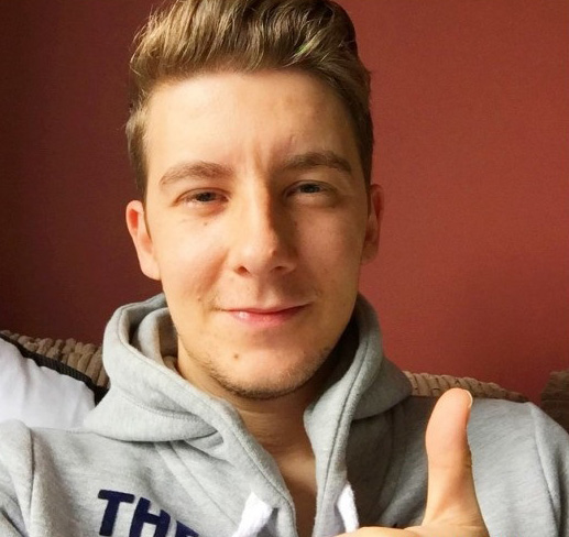 پسر جوانی که هر روز سال کار خیر می کند! +تصویر